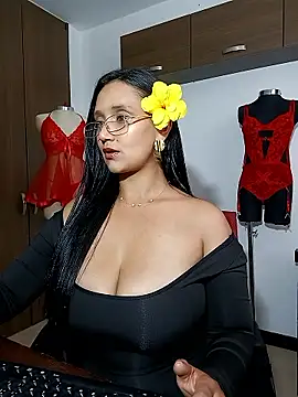 Esmeralda333's cam snapshot