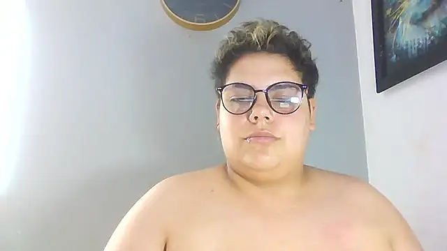 Hailey_Curvy's cam snapshot