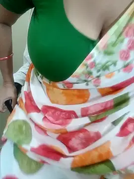 Tamil_aishu09's cam snapshot