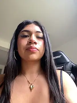 LiaSaenz27 live sex cam