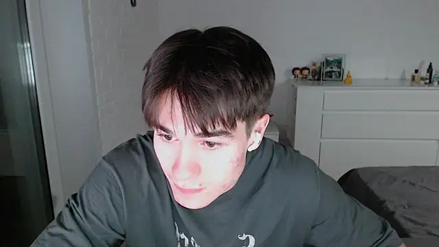 MarkusDean live sex cam