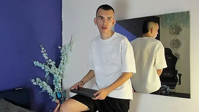 RowanCley live sex cam