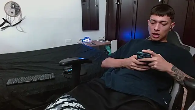 aaron_blug live sex cam