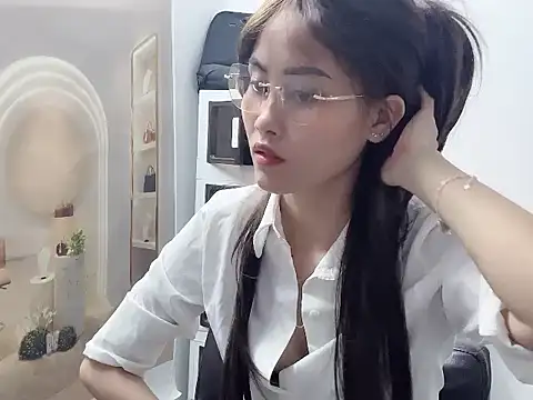 __Linnee__'s cam snapshot