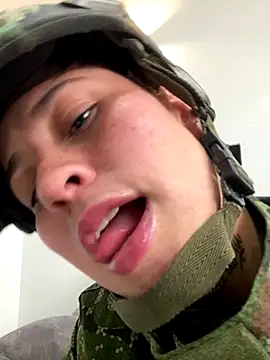 Miia_Hoot's cam snapshot