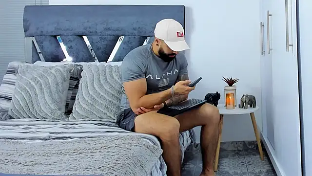 Zack_Froone live sex cam