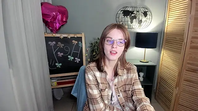 Madelaineses's cam snapshot