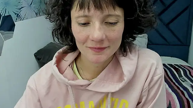 Valery_More__'s cam snapshot