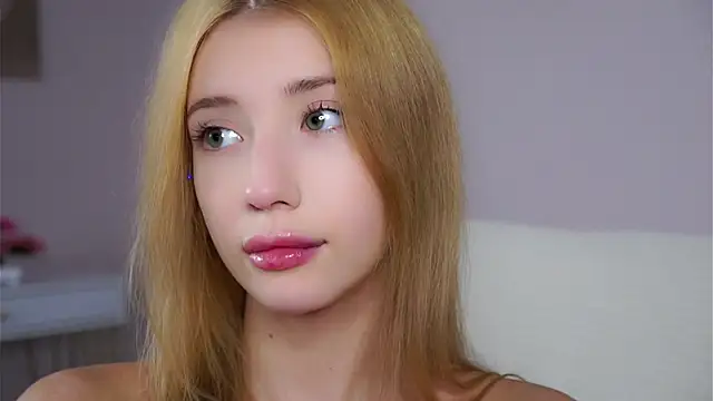 SunnivaCovil's cam snapshot