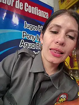 Alysson-- live sex cam