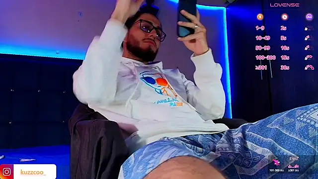kuzzcoo live sex cam