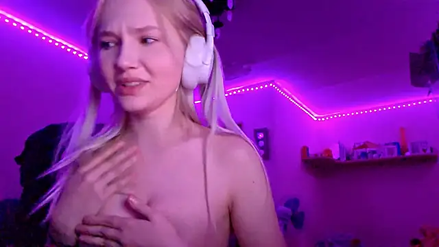 KarinRobertson's cam snapshot