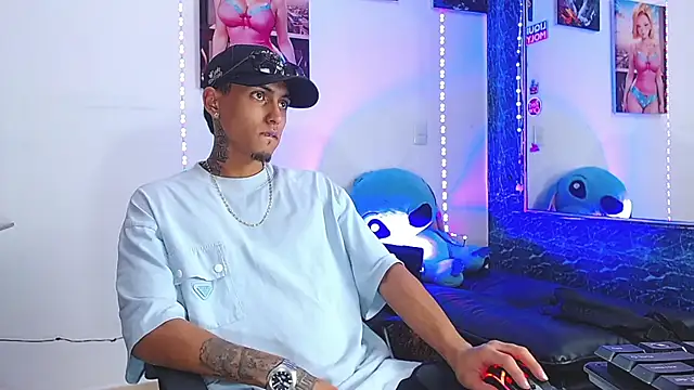 Liam_lee's cam snapshot