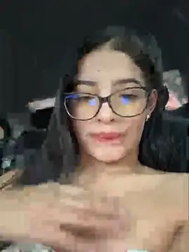 Arilw live sex cam