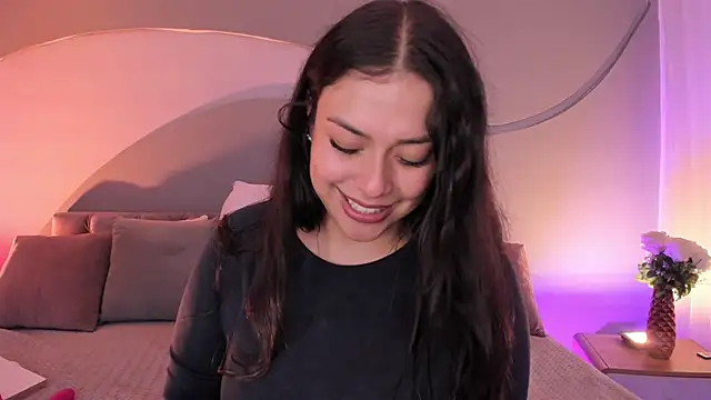 Nicolle_W's cam snapshot