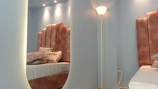 sussy_leon's cam snapshot