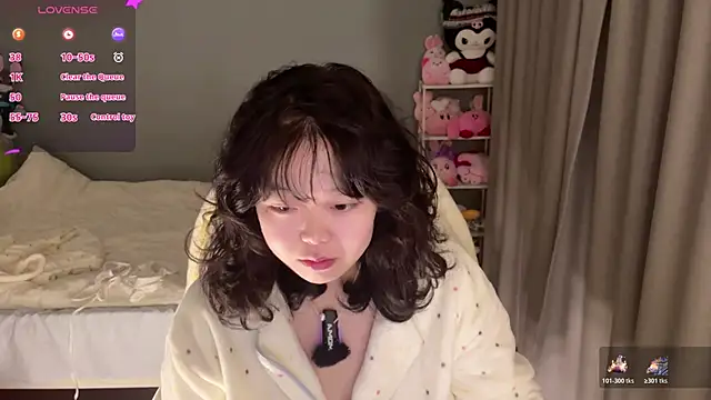 Kittenfishing's cam snapshot