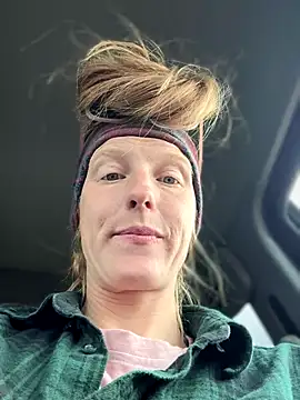 GoldenFlameGoddess's cam snapshot