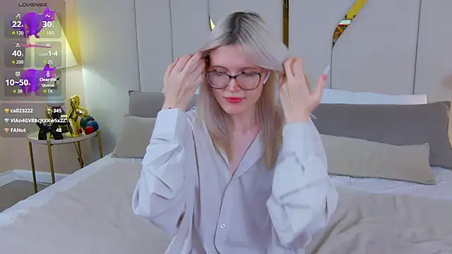 NellieLoyns's cam snapshot