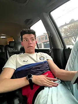 mattebret11 live sex cam