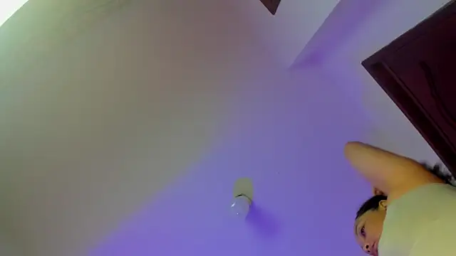 _Nikooll_love's cam snapshot