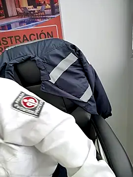 LIZ-06_'s cam snapshot