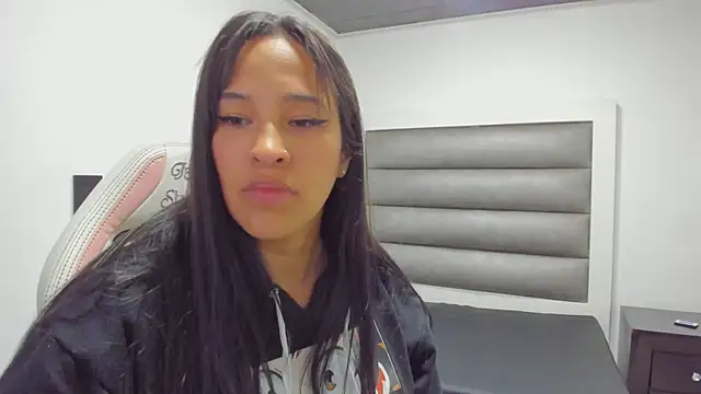 Andrea_brunnette's cam snapshot