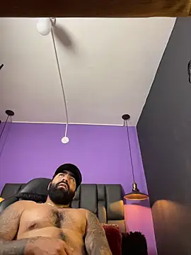 Lyon_vach live sex cam