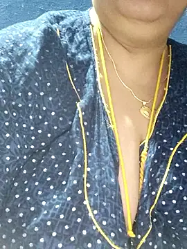 tamilthanushri live sex cam