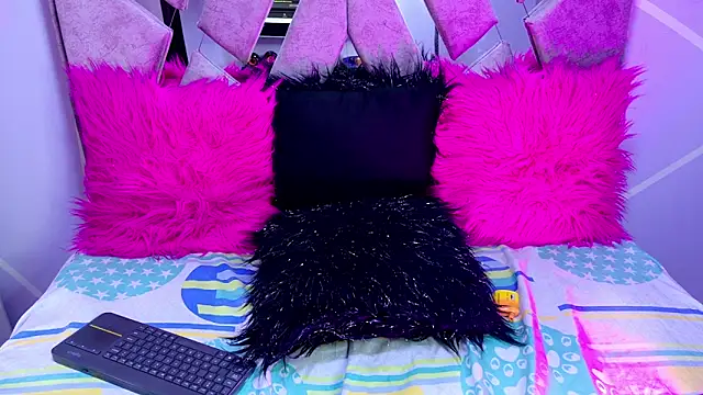 megha_noa's cam snapshot