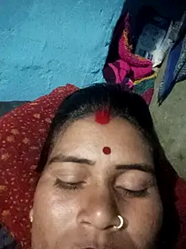 Chinki_pande's cam snapshot