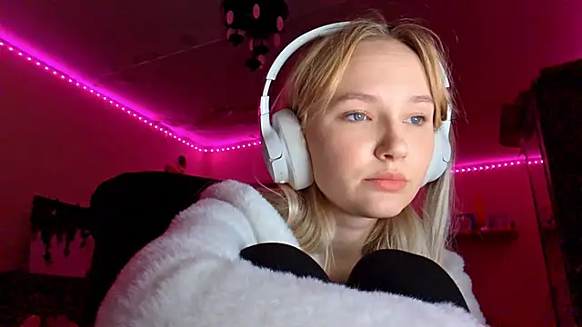 KarinRobertson's cam snapshot