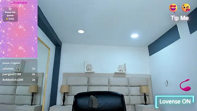 NaomiFrost's cam snapshot