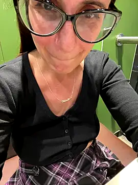 NataKitten live sex cam