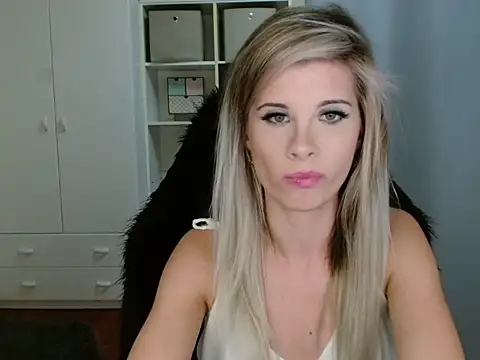 KristineGlow's cam snapshot