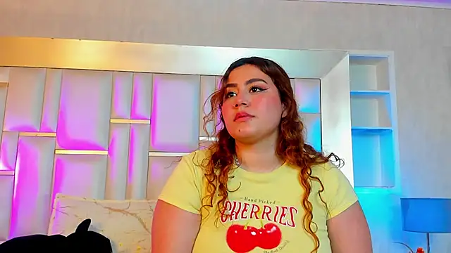 AdelaTaylor_'s cam snapshot