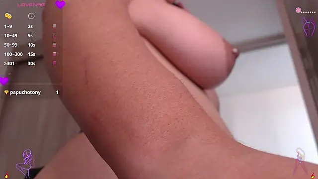 scarlett_diamond11's cam snapshot