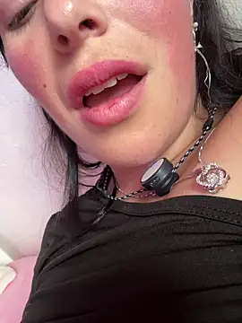 Mia_salinass's cam snapshot