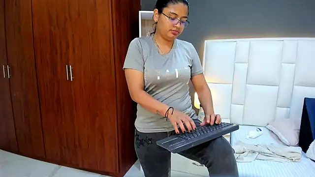 yeral2017's cam snapshot