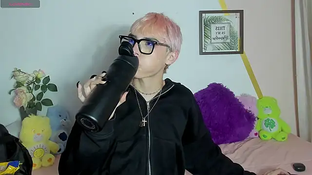 Strawberry_Kitty_ live sex cam