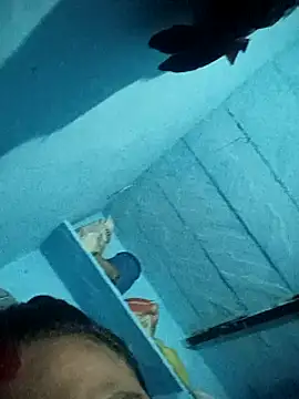 Chinki_pande's cam snapshot