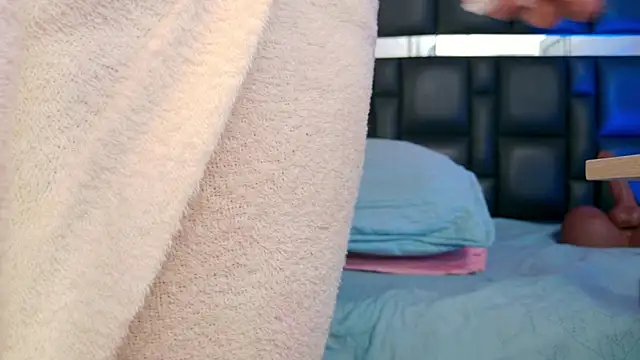 sh_malala's cam snapshot