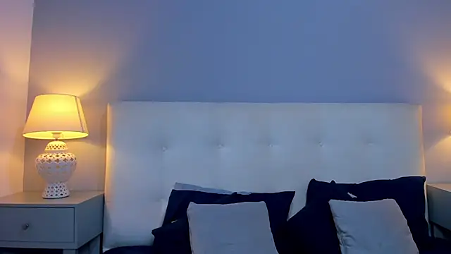 ZarahFoxx's cam snapshot