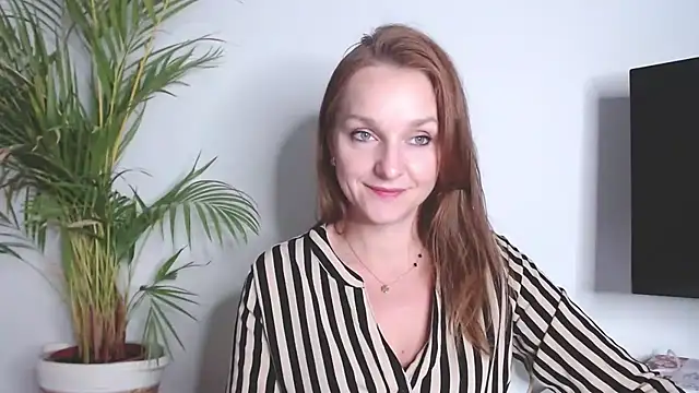 AliciaDesire's cam snapshot