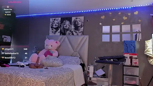 sexyzoe_69's cam snapshot