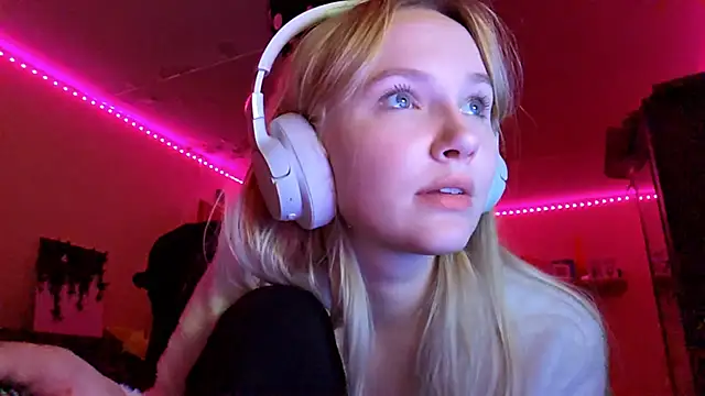 KarinRobertson's cam snapshot