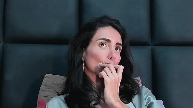 Nina_Cavaali's cam snapshot