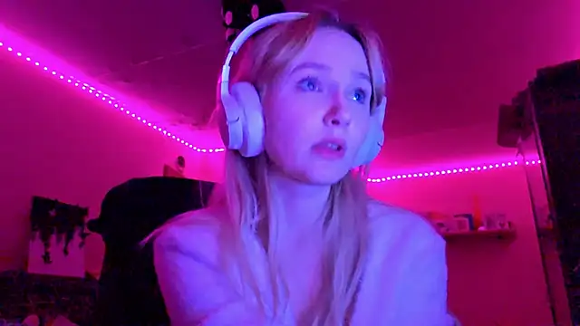 KarinRobertson's cam snapshot