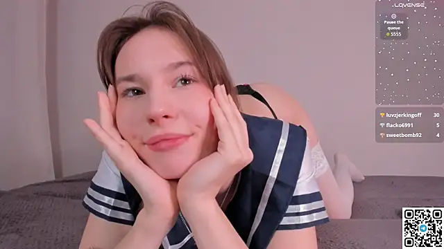 emmelieflorence's cam snapshot