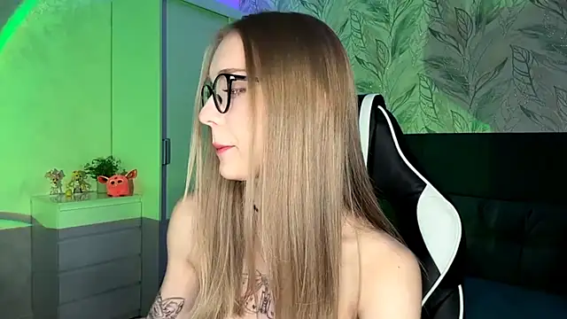 EvaPeace's cam snapshot